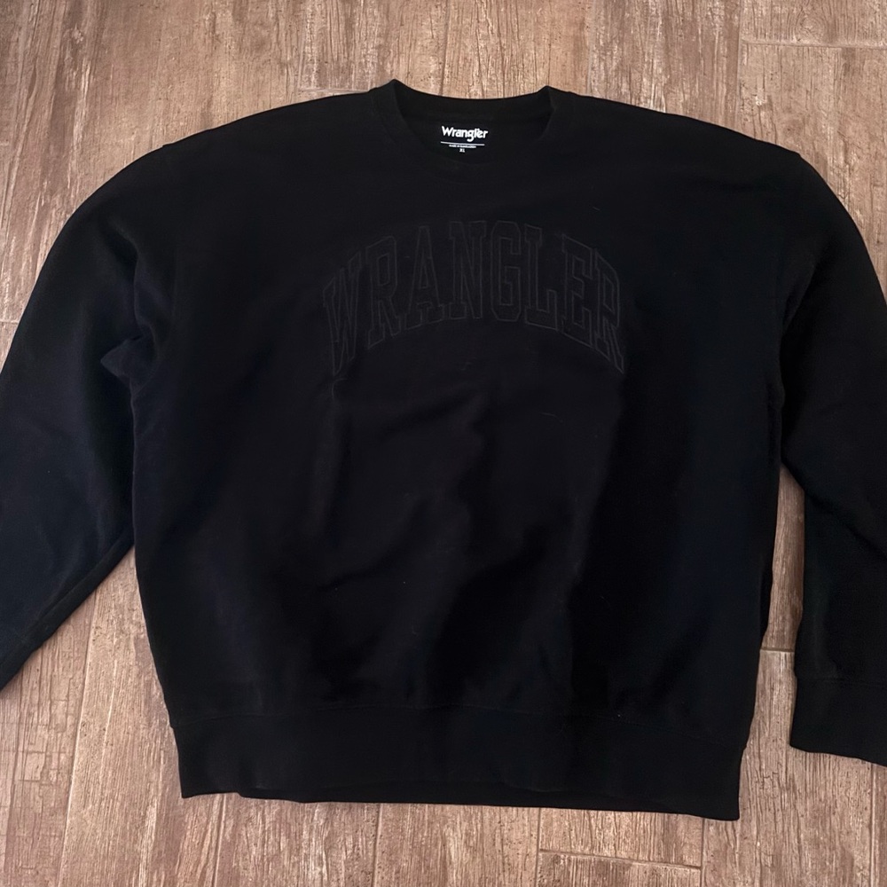 Wrangler Men's Classic Black Crewneck Sweater